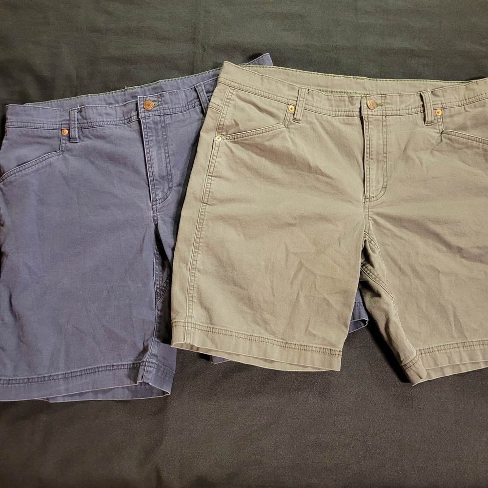 L.L. BEAN MENS 36X9 BEANFLEX STANDARD FIT CANVAS STRETCH SHORTS LOT OF 2 PAIR